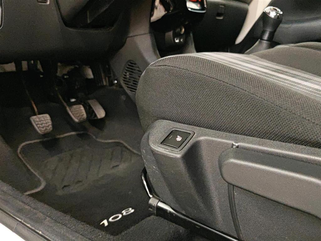 Peugeot 108 1,0 e-Vti Allure+ 72HK 5d - Image 9