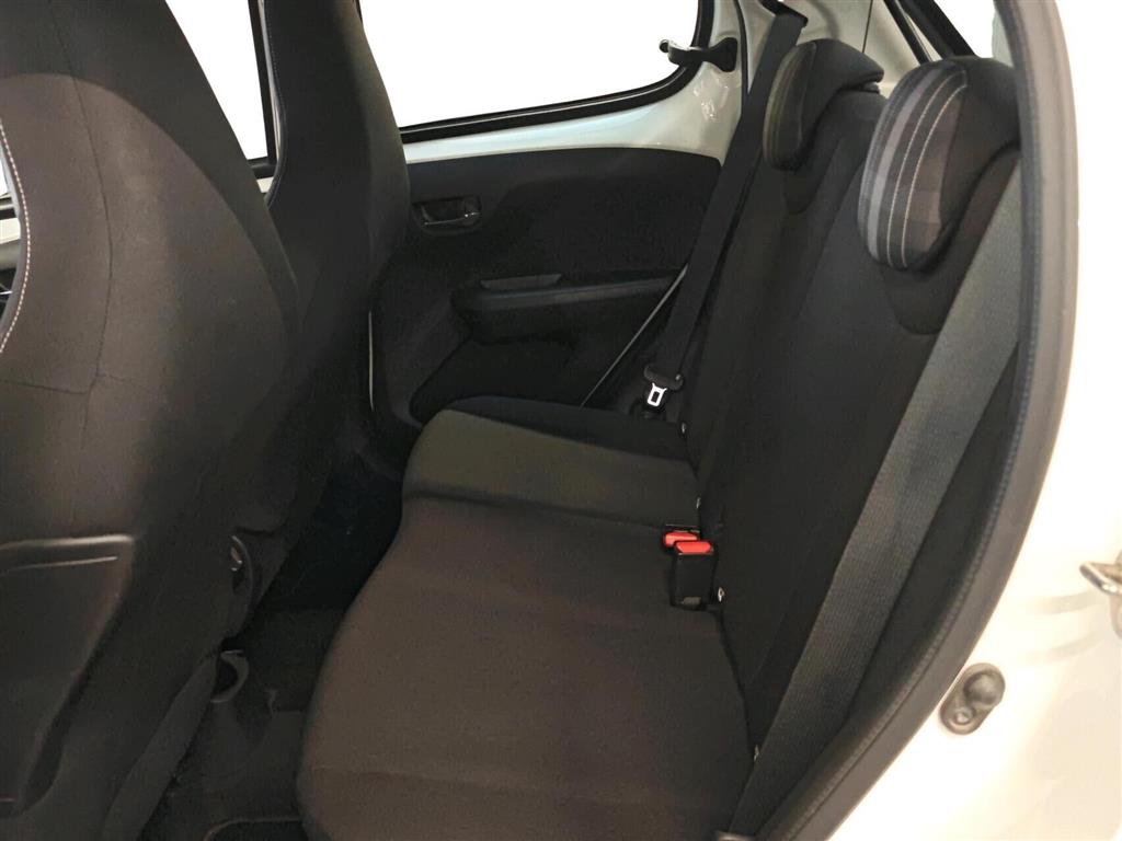 Peugeot 108 1,0 e-Vti Allure+ 72HK 5d - Image 5