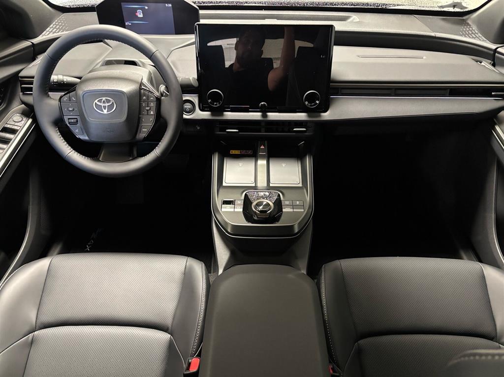Toyota bZ4X EL Executive 224HK 5d Aut. - Image 6