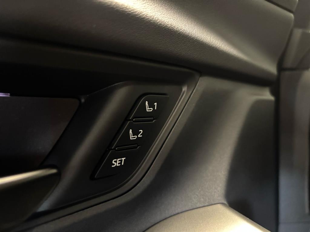 Toyota bZ4X EL Executive 224HK 5d Aut. - Image 8