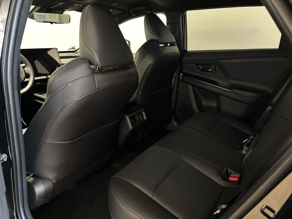 Toyota bZ4X EL Executive 224HK 5d Aut. - Image 5