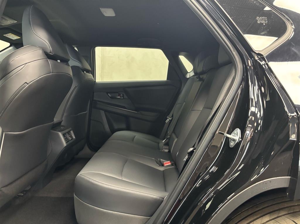 Toyota bZ4X EL Executive 224HK 5d Aut. - Image 10