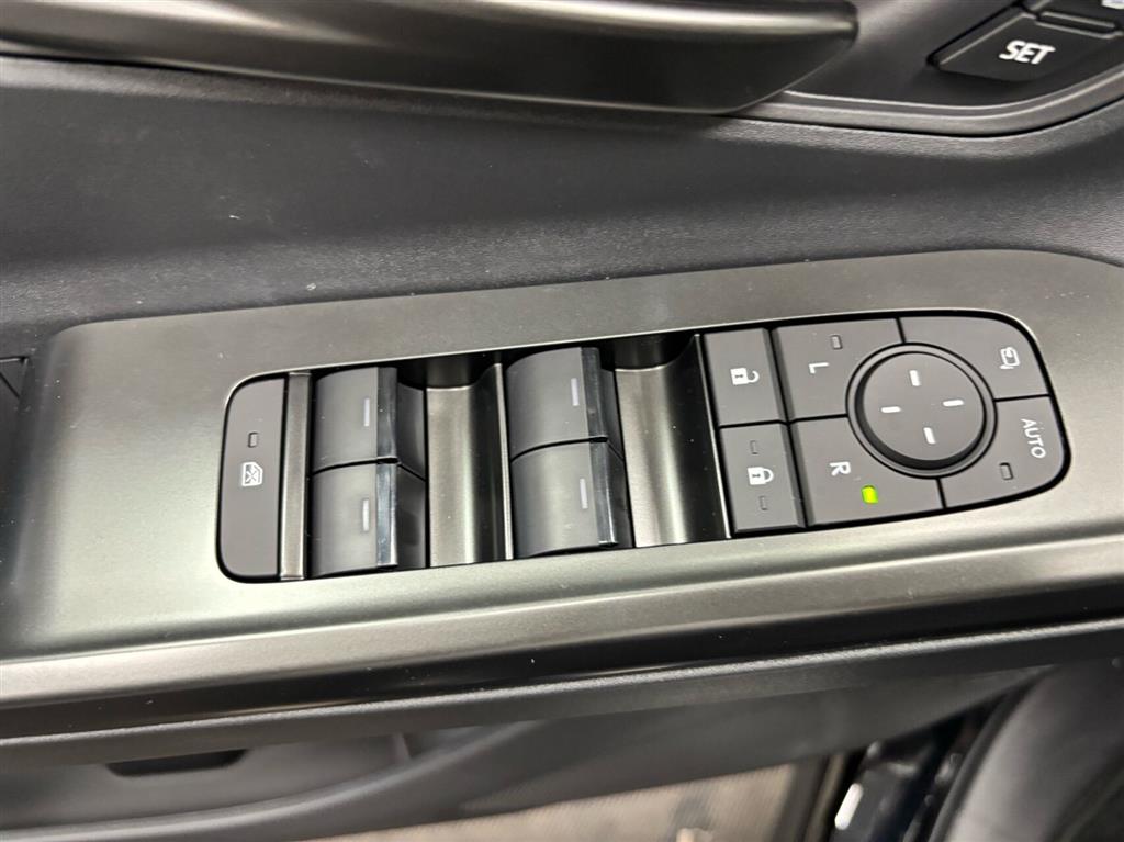 Toyota bZ4X EL Executive 224HK 5d Aut. - Image 13