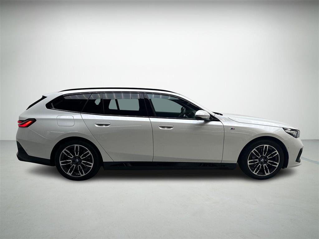 BMW i5 xDrive40 Touring EL Fully Charged 4x4 394HK Stc Aut. - Image 6
