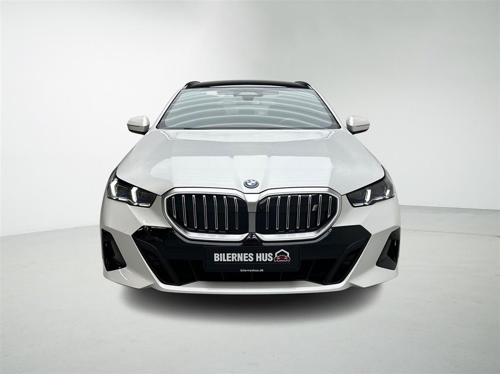 BMW i5 xDrive40 Touring EL Fully Charged 4x4 394HK Stc Aut. - Image 7