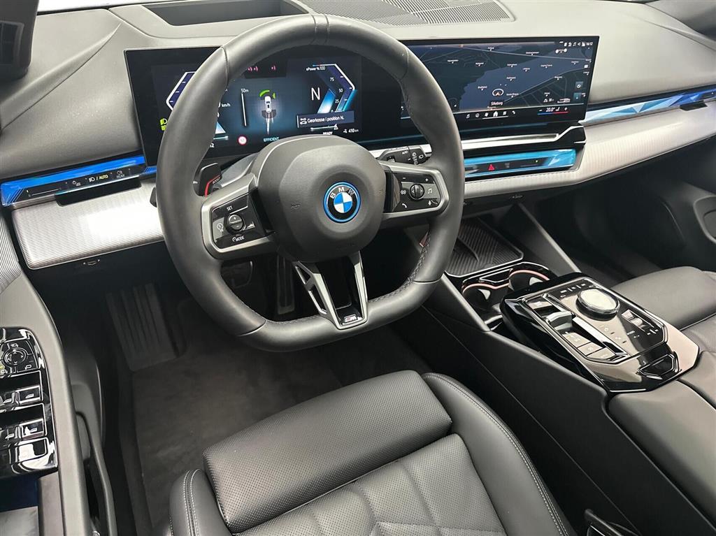 BMW i5 xDrive40 Touring EL Fully Charged 4x4 394HK Stc Aut. - Image 4