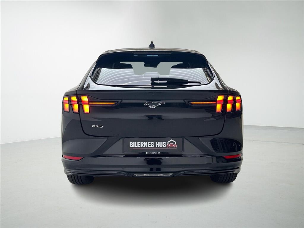 Ford Mustang Mach-E EL UR Premium AWD 351HK 5d Aut. - Image 8