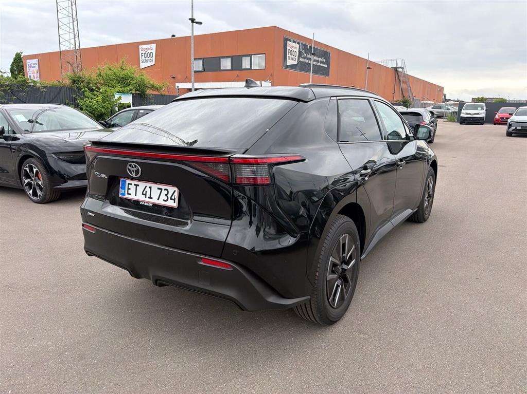 Toyota bZ4X 165 kW (224 hk) aut. gear Active Tech - Image 4