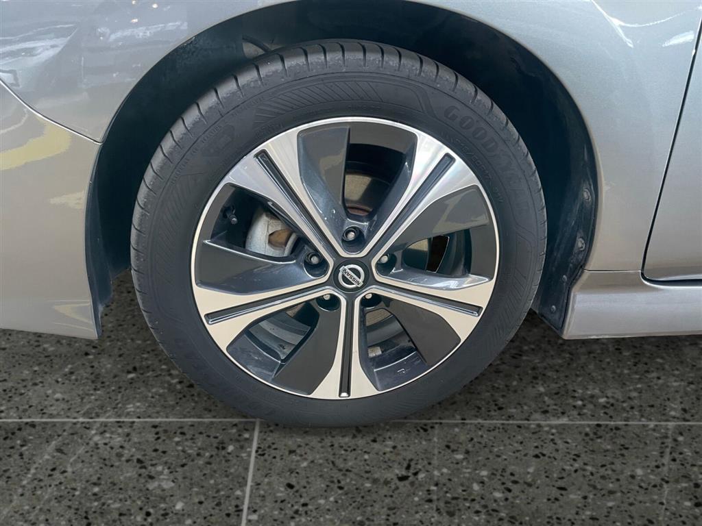 Nissan Leaf EL Acenta 40 kWh 150HK 5d Aut. - Image 9