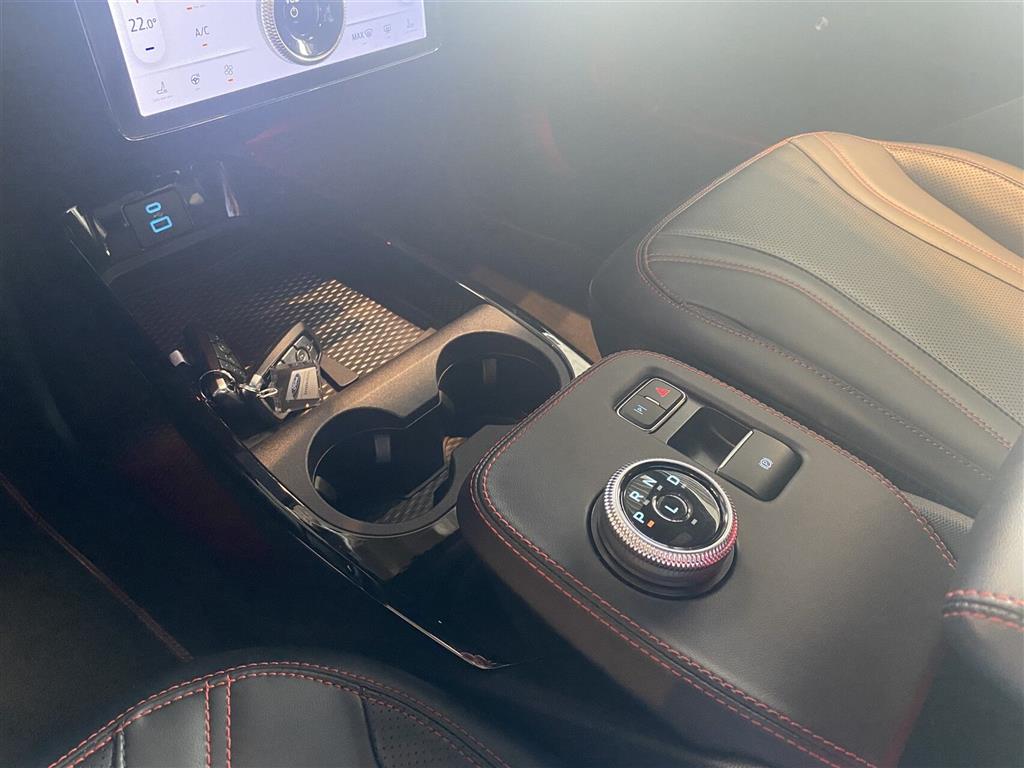 Ford Mustang Mach-E EL SR Premium AWD 269HK 5d Aut. - Image 19