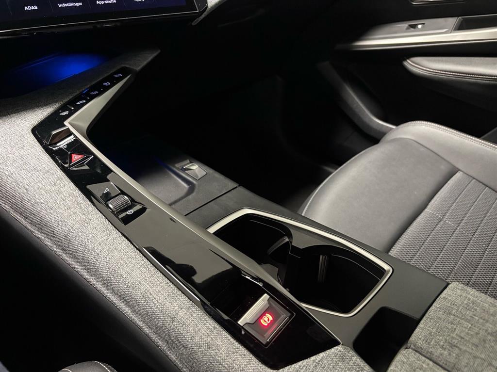 Peugeot e-3008 EL Allure 210HK 5d Aut. - Image 19