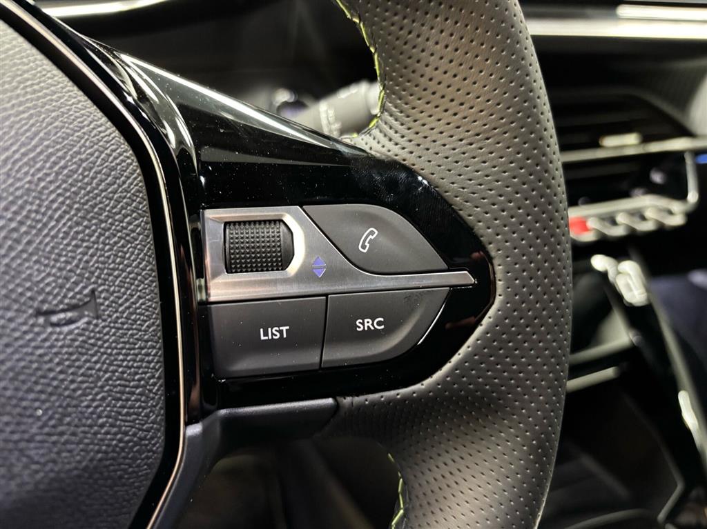 Peugeot e-2008 EL GT 156HK 5d Aut. - Image 14