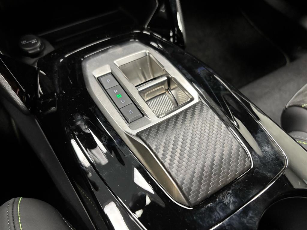 Peugeot e-2008 EL GT 156HK 5d Aut. - Image 18