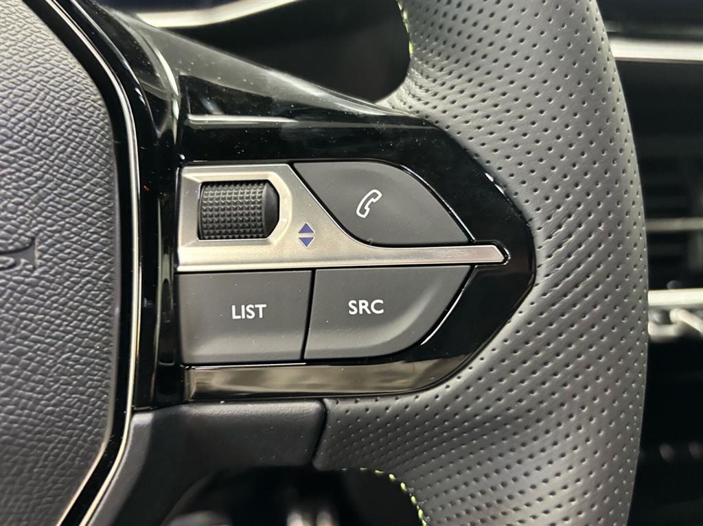 Peugeot e-2008 EL GT 156HK 5d Aut. - Image 13