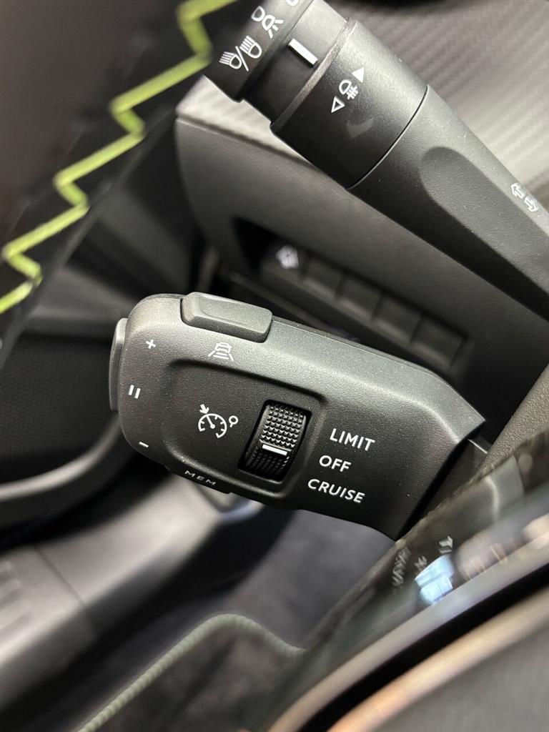 Peugeot e-2008 EL GT 156HK 5d Aut. - Image 15