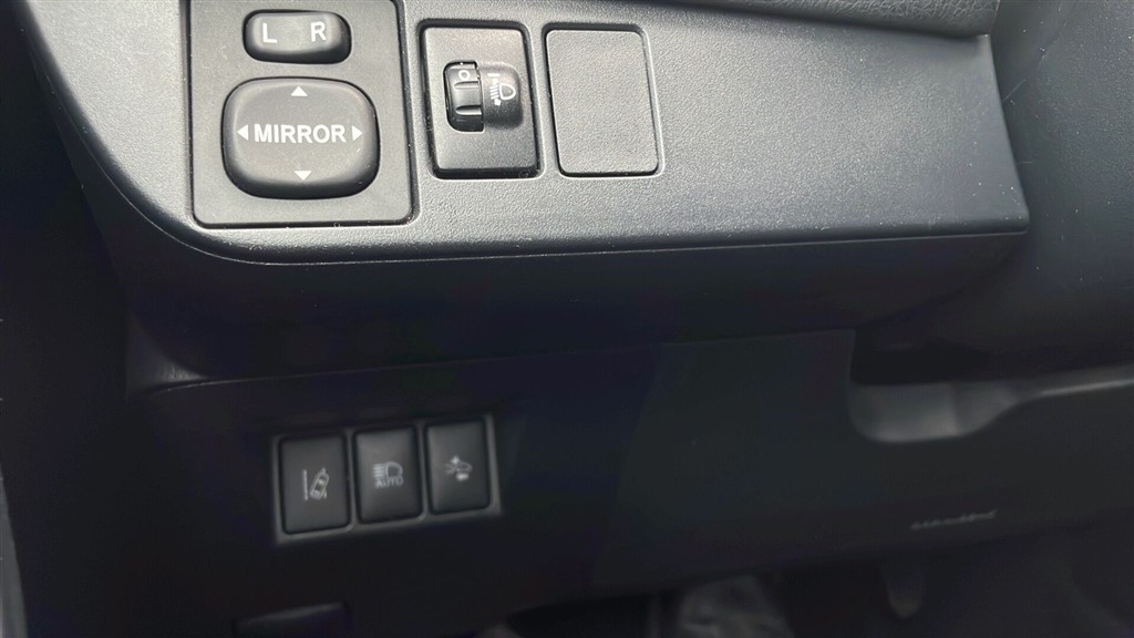 Toyota Yaris 1,5 Hybrid H2 Premium E-CVT 100HK 5d Trinl. Gear - Image 9