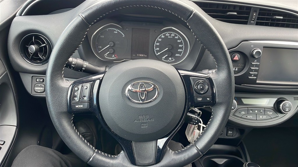 Toyota Yaris 1,5 Hybrid H2 Premium E-CVT 100HK 5d Trinl. Gear - Image 10