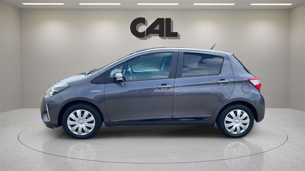 Toyota Yaris 1,5 Hybrid H2 Premium E-CVT 100HK 5d Trinl. Gear - Image 2