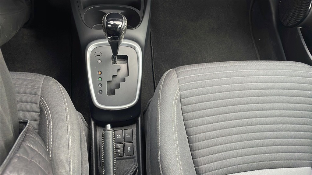 Toyota Yaris 1,5 Hybrid H2 Premium E-CVT 100HK 5d Trinl. Gear - Image 11