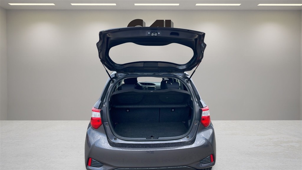 Toyota Yaris 1,5 Hybrid H2 Premium E-CVT 100HK 5d Trinl. Gear - Image 5