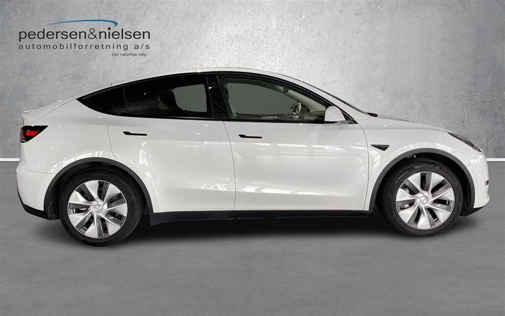Tesla Model Y EL RWD 299HK 5d Aut. - Image 6