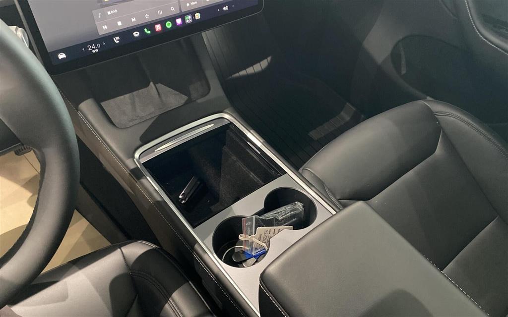 Tesla Model Y EL RWD 299HK 5d Aut. - Image 14