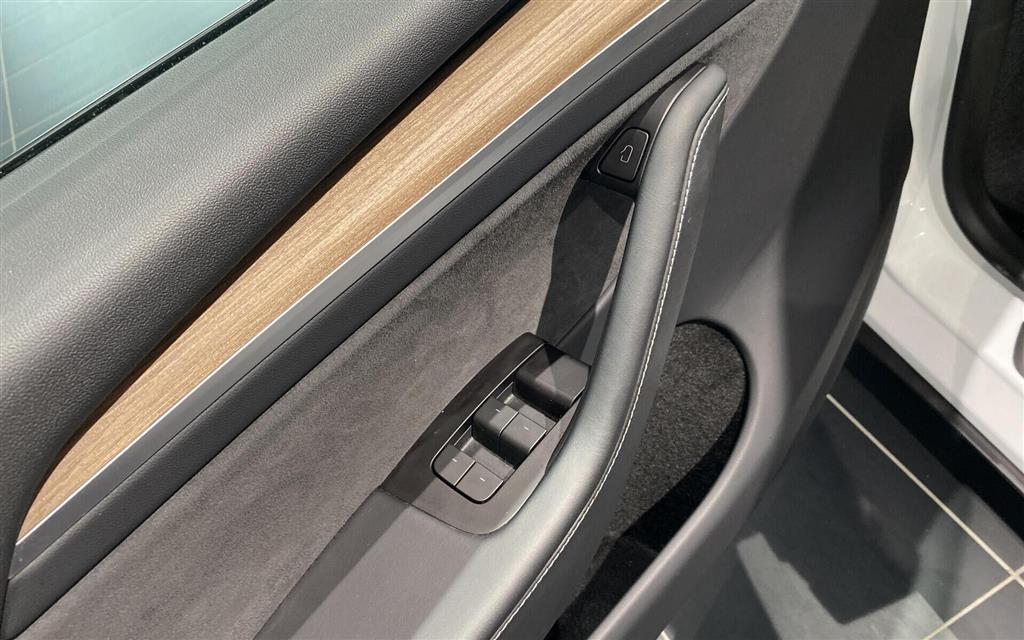 Tesla Model Y EL RWD 299HK 5d Aut. - Image 15