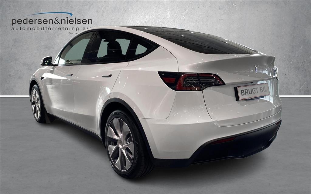 Tesla Model Y EL RWD 299HK 5d Aut. - Image 3