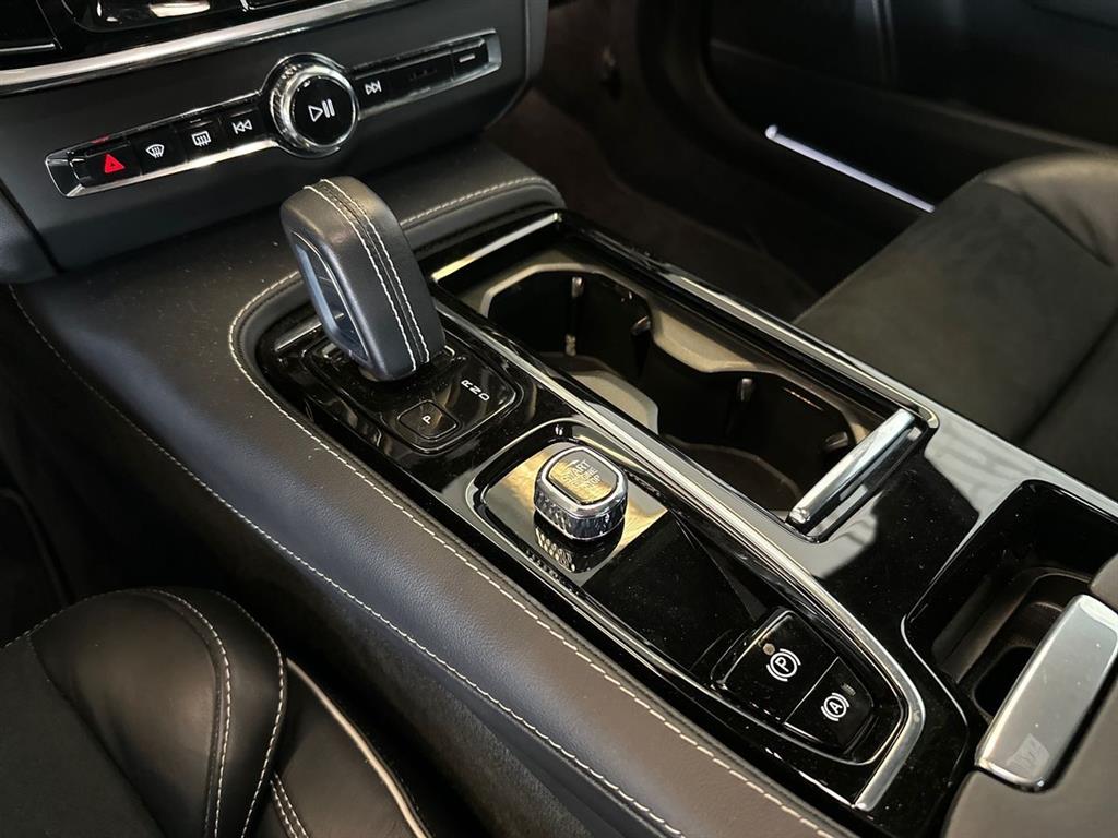 Volvo V90 2,0 T8 Recharge Plugin-hybrid R-design AWD 390HK Stc 8g Aut. - Image 12