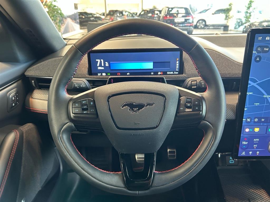Ford Mustang Mach-E EL SR Premium AWD 269HK 5d Aut. - Image 8