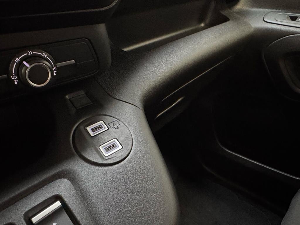 Citroën e-Berlingo EL Impress 136HK Aut. - Image 19
