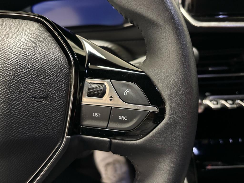 Peugeot e-2008 EL Allure 156HK 5d Aut. - Image 10