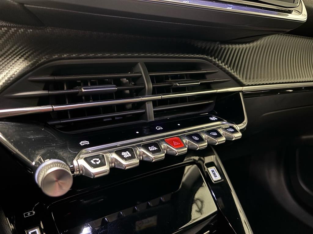 Peugeot e-2008 EL Allure 156HK 5d Aut. - Image 16