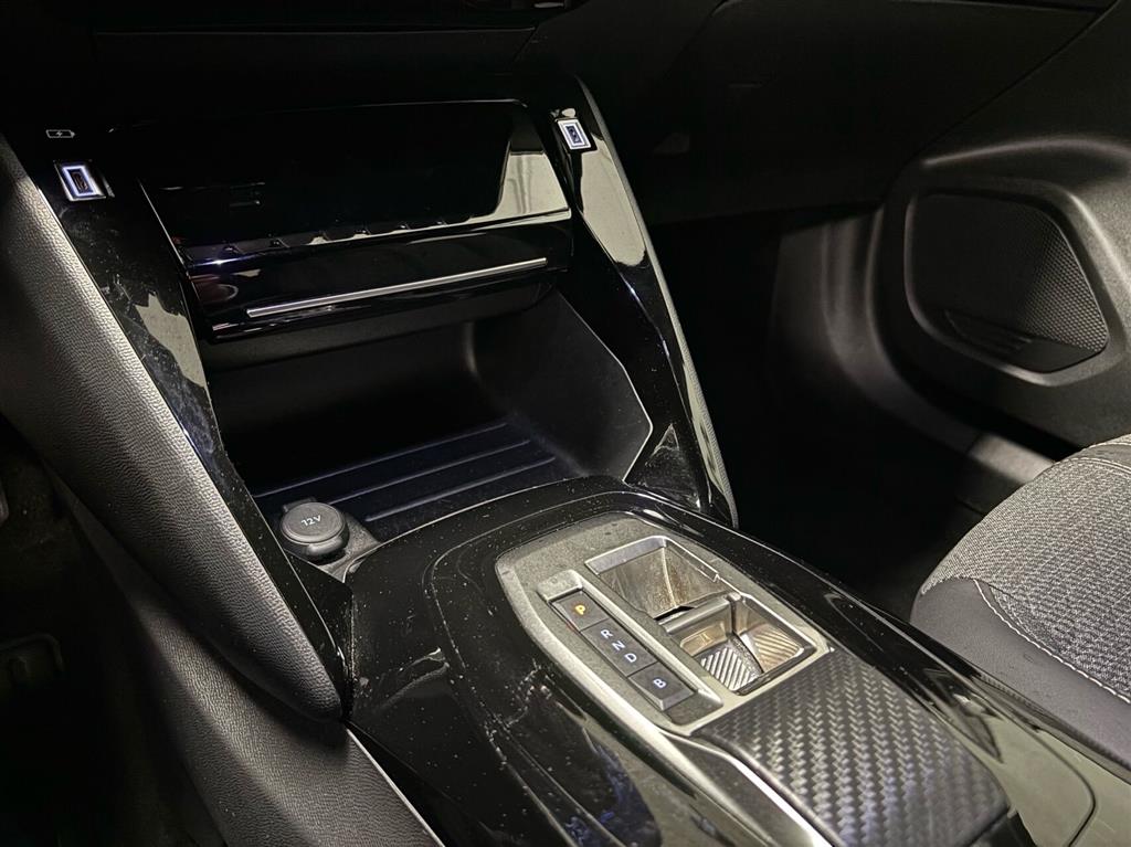 Peugeot e-2008 EL Allure 156HK 5d Aut. - Image 17