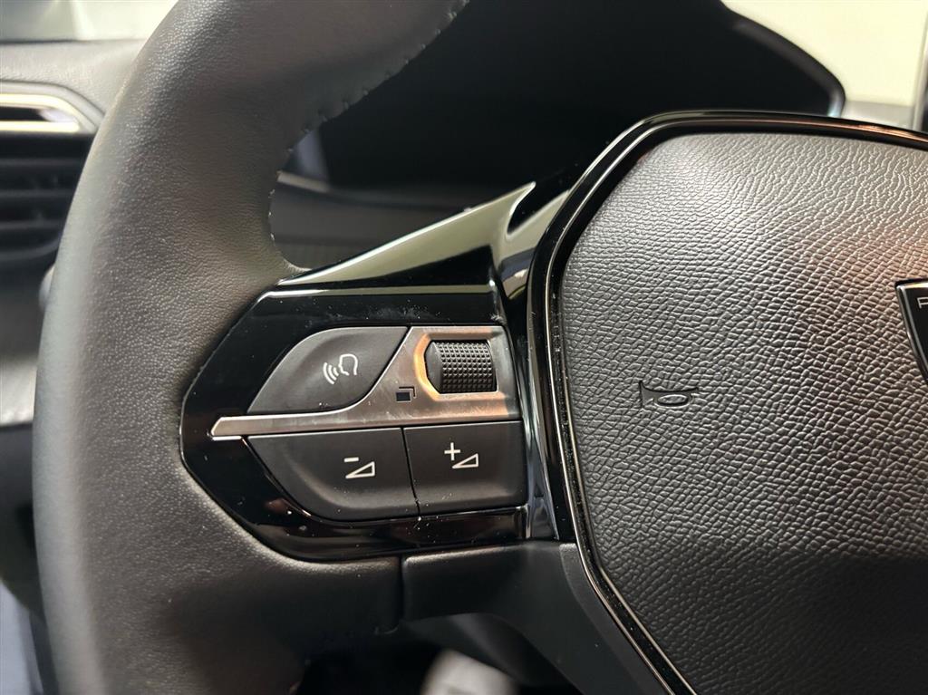 Peugeot e-208 EL Allure 156HK 5d Aut. - Image 9