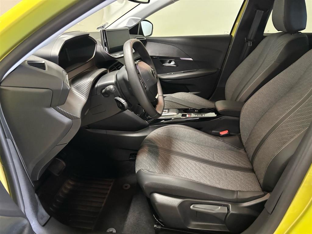 Peugeot e-208 EL Allure 156HK 5d Aut. - Image 4