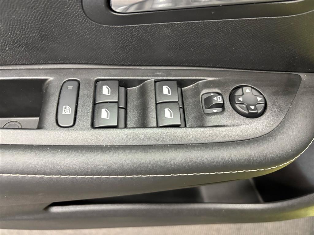 Peugeot e-208 EL Allure 156HK 5d Aut. - Image 10