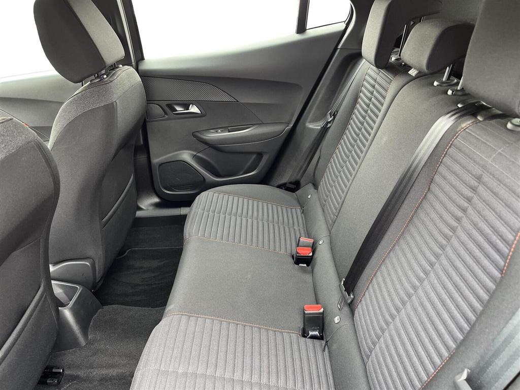 Peugeot 2008 1,2 PureTech Active Pack EAT8 130HK 5d 8g Aut. - Image 5