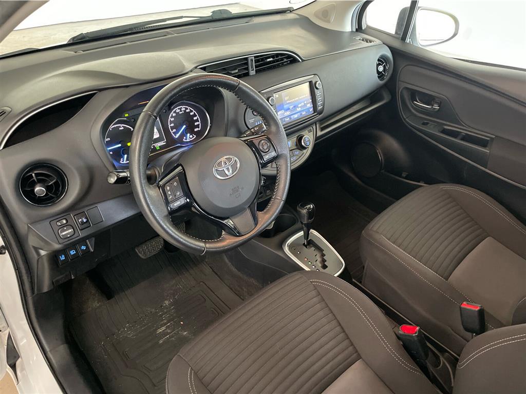 Toyota Yaris 1,5 Hybrid H2 Premium E-CVT 100HK 5d Trinl. Gear - Image 24