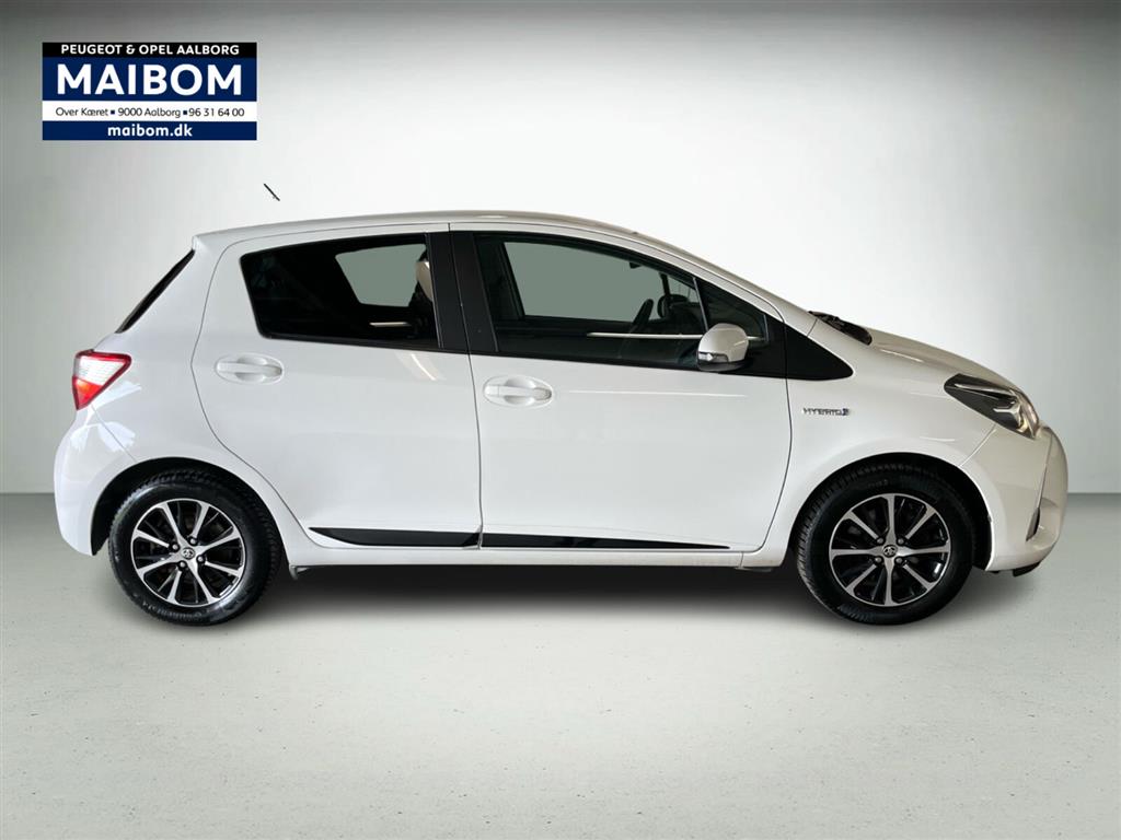 Toyota Yaris 1,5 Hybrid H2 Premium E-CVT 100HK 5d Trinl. Gear - Image 4