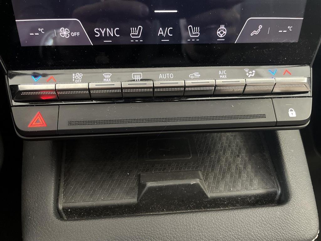 Renault Mégane E-TECH Iconic 220HK 5d Aut. - Image 14