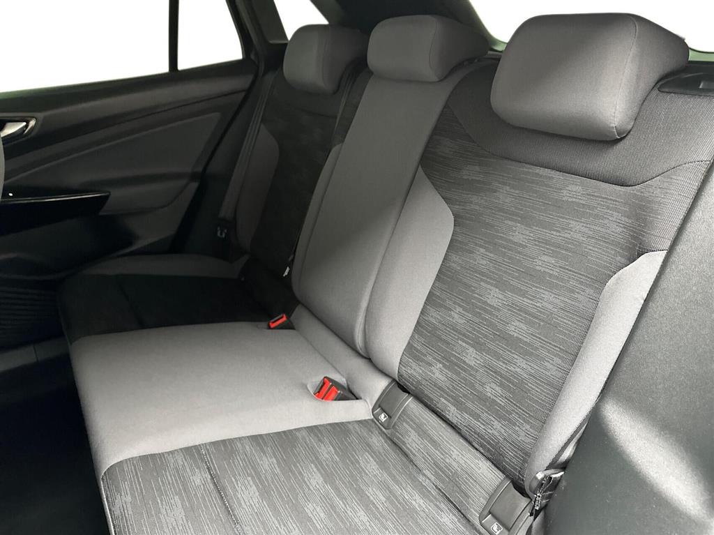 VW ID.4 EL Pro Performance 204HK 5d Aut. - Image 12