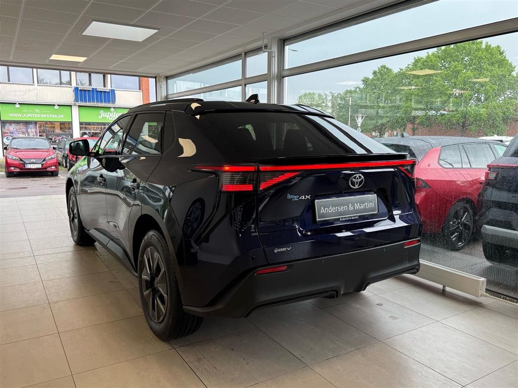 Toyota bZ4X EL Active 224HK 5d Aut. - Image 2