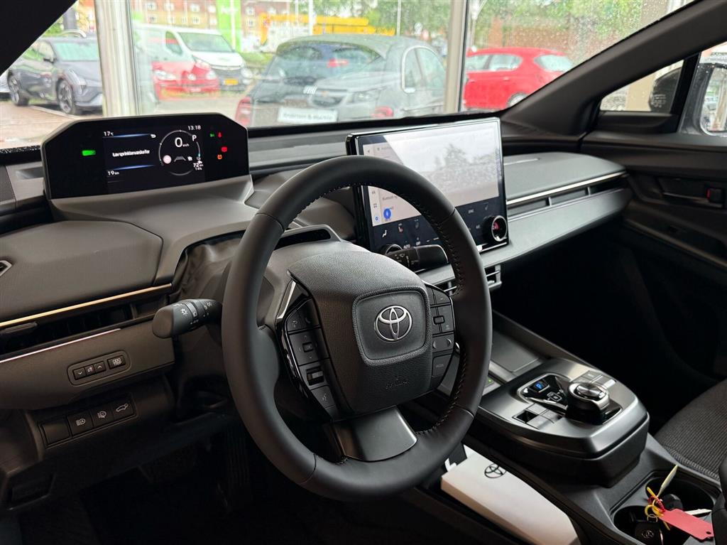 Toyota bZ4X EL Active 224HK 5d Aut. - Image 5