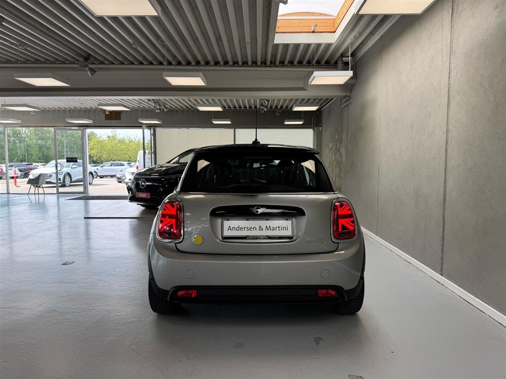 Mini Cooper SE EL Essential 184HK 3d Aut. - Image 6