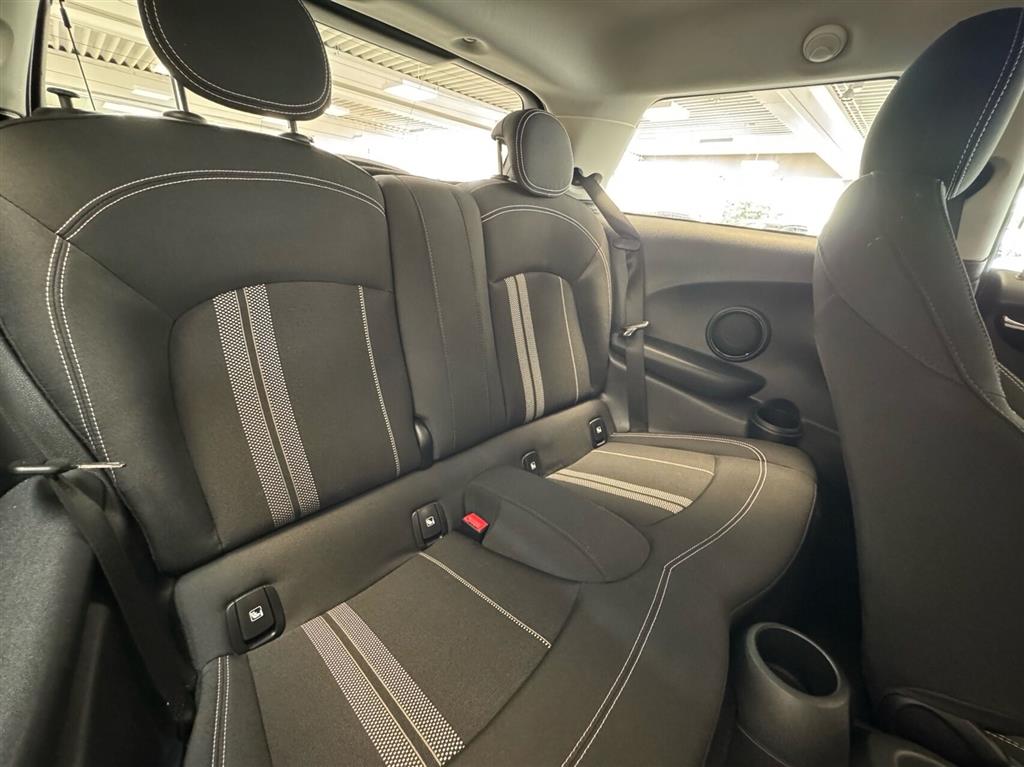 Mini Cooper SE EL Essential 184HK 3d Aut. - Image 10