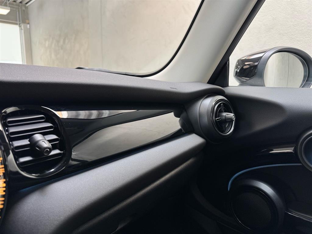 Mini Cooper SE EL Essential 184HK 3d Aut. - Image 17