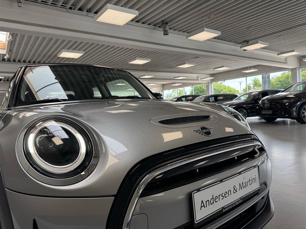 Mini Cooper SE EL Essential 184HK 3d Aut. - Image 3