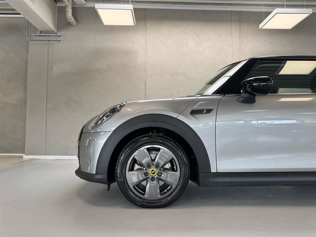 Mini Cooper SE EL Essential 184HK 3d Aut. - Image 4