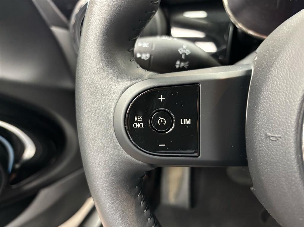 Mini Cooper SE EL Essential 184HK 3d Aut. - Image 11